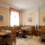 Gaestehaus Stoegmueller אורחן Asten (Linz)