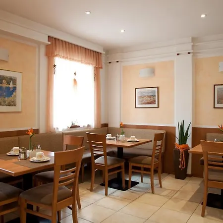 Gaestehaus Stoegmueller Estalagem Asten (Linz)